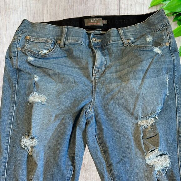 Torrid Womens Bombshell Skinny Crop Jeans Size 18 Stretch Distressed Casual Edgy - Picture 2 of 10